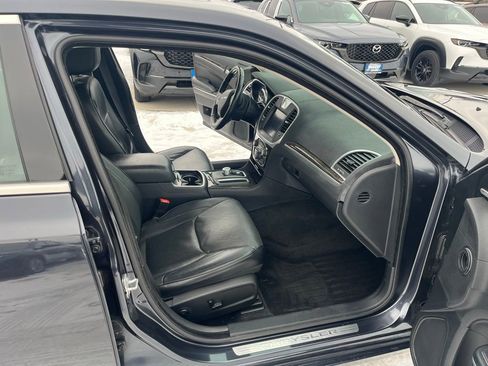 Used 2015 Chrysler 300 C w/ Light Group image 15