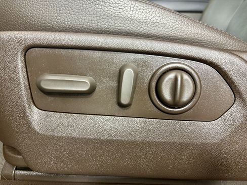 Used 2022 GMC Sierra 3500 Denali w/ Denali Ultimate Package image 12