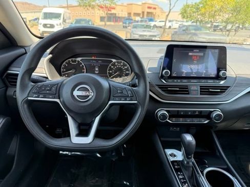Used 2024 Nissan Altima 2.5 SV FWD image 16