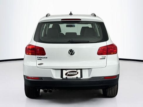 Used 2018 Volkswagen Tiguan Limited w/ Premium Package image 10