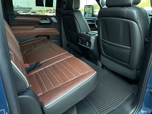 Used 2025 GMC Sierra 2500 Denali Ultimate AWD/4WD image 18