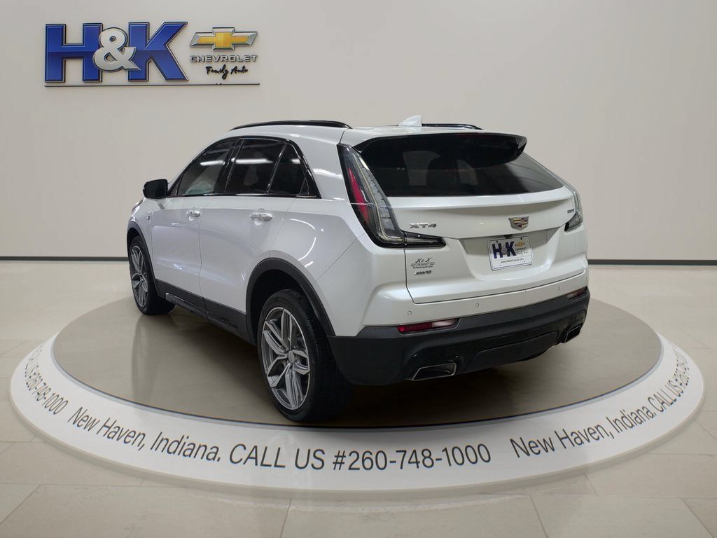 Used 2022 Cadillac XT4 Sport w/ Sun And Sound Package AWD/4WD image 4