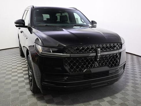 New 2026 Lincoln Navigator Reserve AWD/4WD image 8