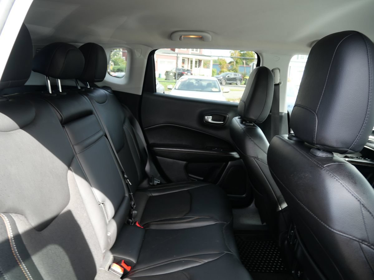 Used 2018 Jeep Compass Latitude w/ Cold Weather Group AWD/4WD image 27