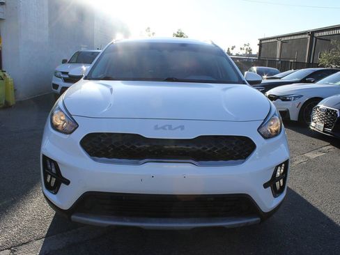 Used 2022 Kia Niro LXS image 3
