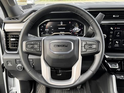 Used 2024 GMC Sierra 2500 Denali image 24