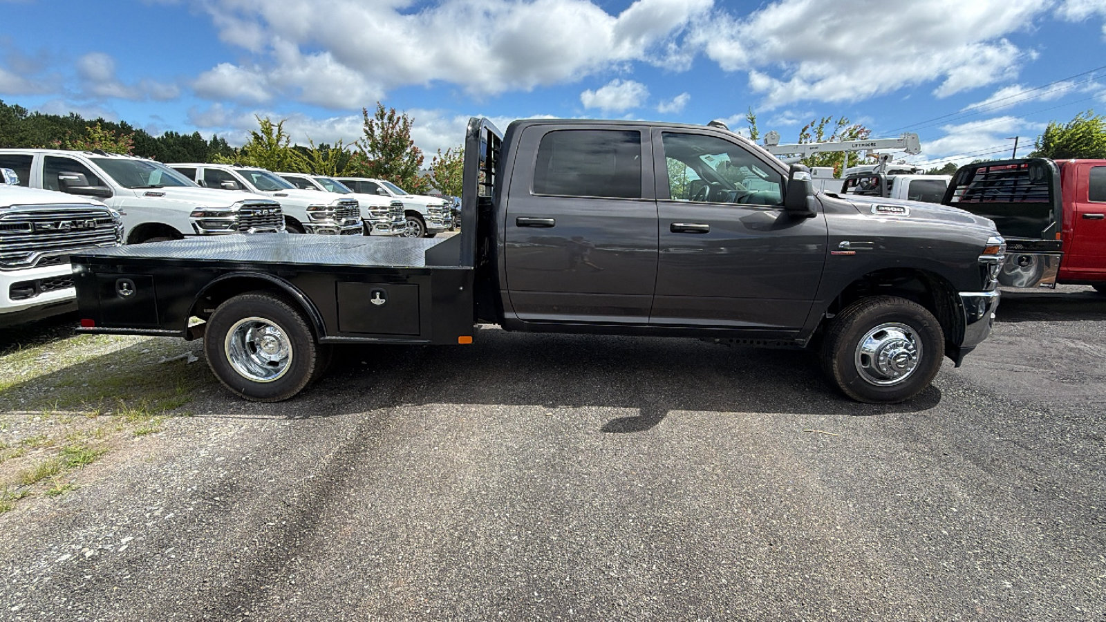 New 2026 RAM 3500 Tradesman w/ Chrome Appearance Group A AWD/4WD image 7