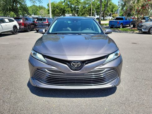 Used 2019 Toyota Camry XLE FWD image 7