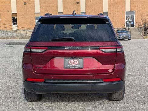 Certified 2023 Jeep Grand Cherokee Altitude AWD/4WD image 4