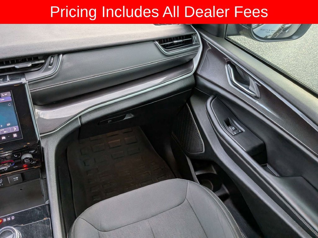 Used 2022 Jeep Grand Cherokee L Laredo w/ Luxury Tech Group I AWD/4WD image 18