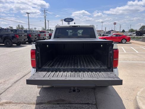Used 2024 Toyota Tacoma TRD Off-Road AWD/4WD image 16