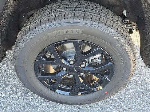 New 2025 Jeep Grand Cherokee Altitude image 33