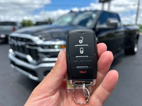 Used 2025 RAM 3500 Tradesman AWD/4WD image 41