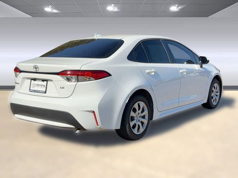 Used 2022 Toyota Corolla LE image 8