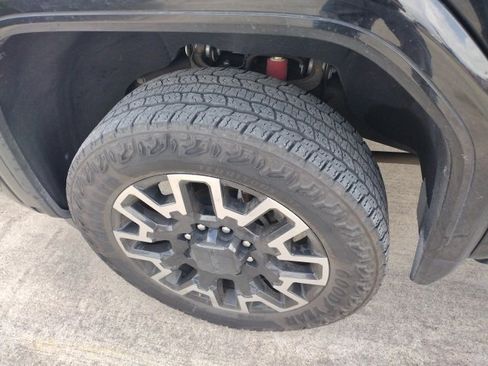 Used 2024 GMC Sierra 2500 AT4 w/ AT4 Premium Plus Package image 16