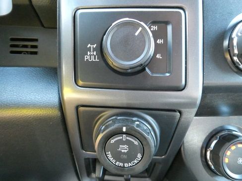 Used 2019 Ford F150 XLT w/ Equipment Group 302A Luxury AWD/4WD image 27