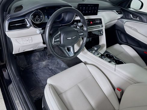 Used 2025 Genesis G70 2.5T RWD image 8