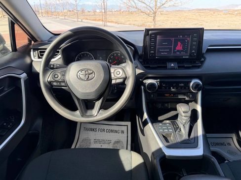 Used 2022 Toyota RAV4 LE AWD/4WD image 22