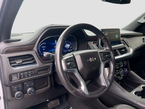 Used 2022 Chevrolet Tahoe Z71 w/ Luxury Package image 9