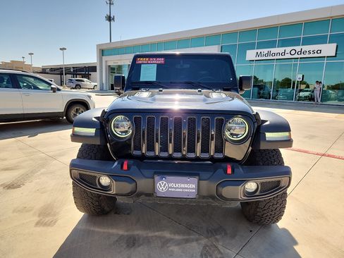 Used 2022 Jeep Wrangler Unlimited Rubicon w/ LED Lighting Group AWD/4WD image 2