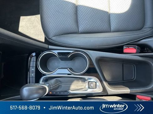 Used 2023 Buick Encore GX Essence w/ Experience Buick Package FWD image 30