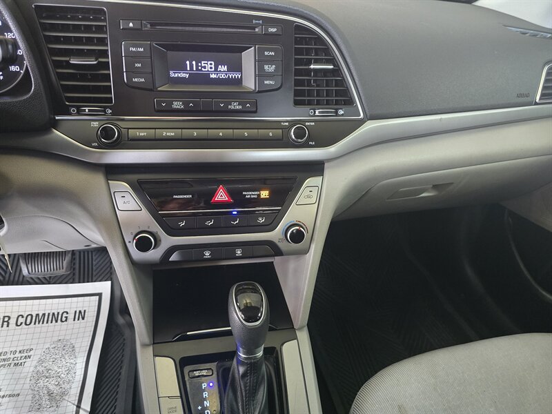Used 2017 Hyundai Elantra SE FWD image 21