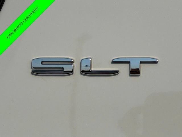 Certified 2023 GMC Acadia SLT FWD image 18