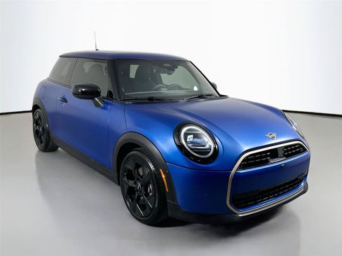 Certified 2025 MINI Cooper 2-Door Hardtop FWD image 3