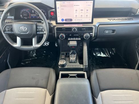 Used 2024 Toyota Tacoma TRD Sport image 4