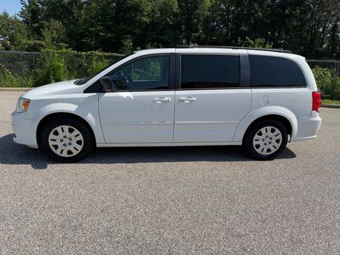 Used 2017 Dodge Grand Caravan SE w/ Power Window Group FWD image 8