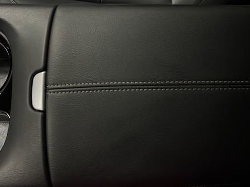 Used 2025 Nissan Murano SV AWD/4WD image 19
