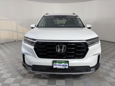 Used 2025 Honda Pilot Elite image 2