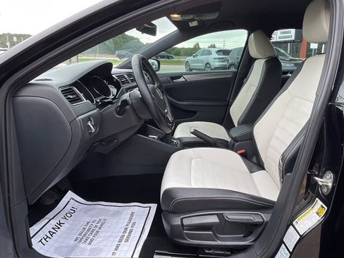 Used 2016 Volkswagen Jetta Sport FWD image 16