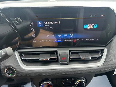 Used 2025 Chevrolet TrailBlazer LS w/ LS Convenience Package image 14