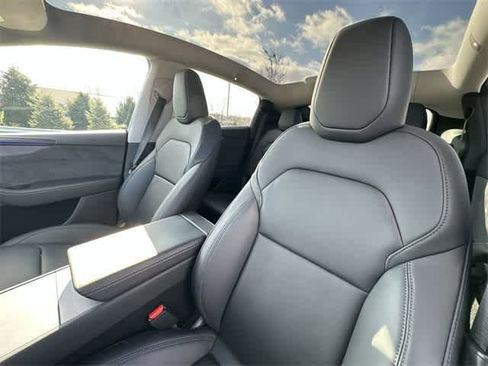 Used 2026 Tesla Model Y Long Range image 15