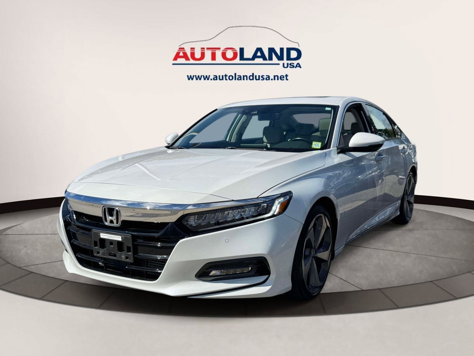 Used 2018 Honda Accord Touring image 1