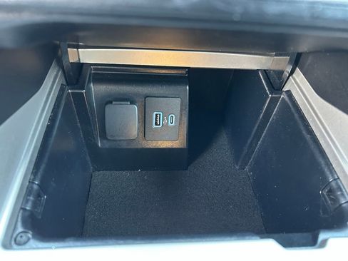 Certified 2021 Ford Explorer XLT image 28