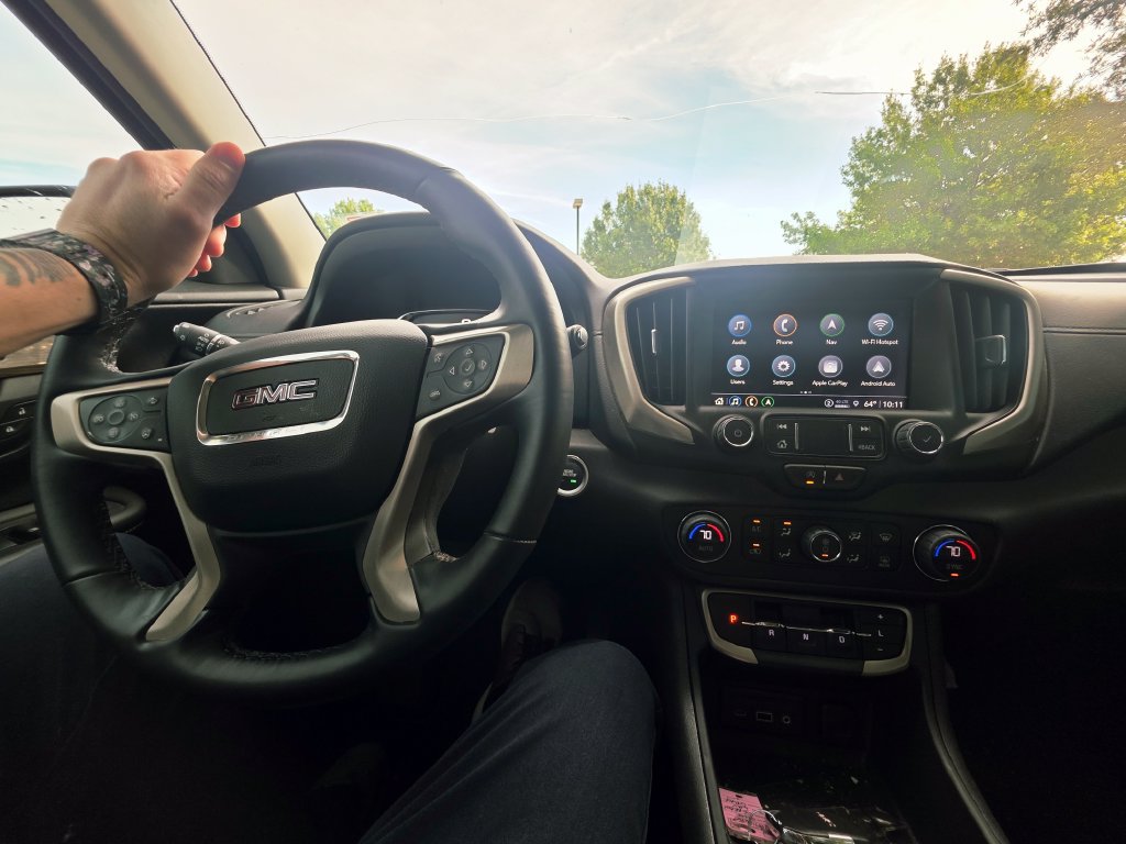 Used 2024 GMC Terrain Denali w/ Denali Premium Package AWD/4WD image 39