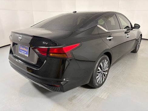 Used 2023 Nissan Altima 2.5 SV image 8