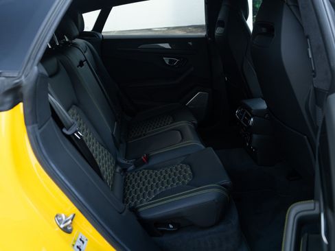 Used 2021 Lamborghini Urus image 24