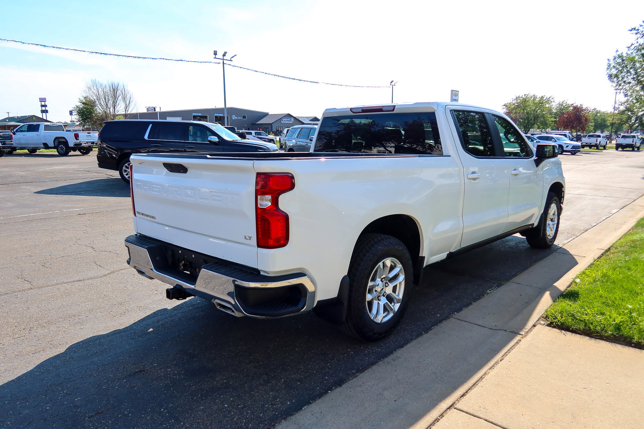 Used 2020 Chevrolet Silverado 1500 LT w/ True North Edition AWD/4WD image 6