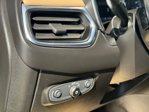 Used 2022 Chevrolet Equinox Premier image 22