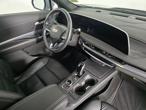 Used 2024 Cadillac XT4 Premium Luxury image 41