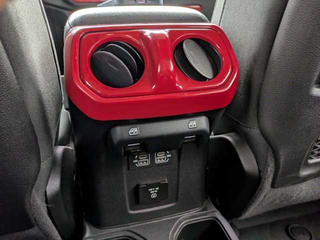 Used 2021 Jeep Wrangler Unlimited Rubicon w/ Cold Weather Group AWD/4WD image 14