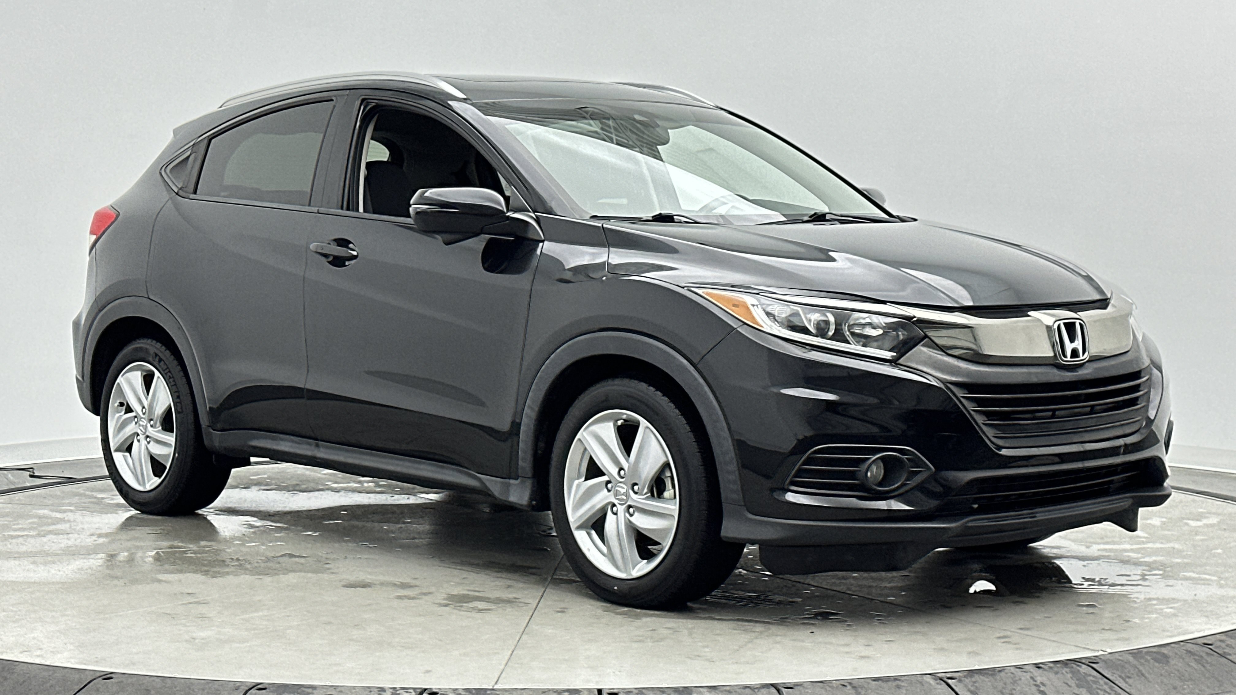 Used 2019 Honda HR-V EX-L image 3