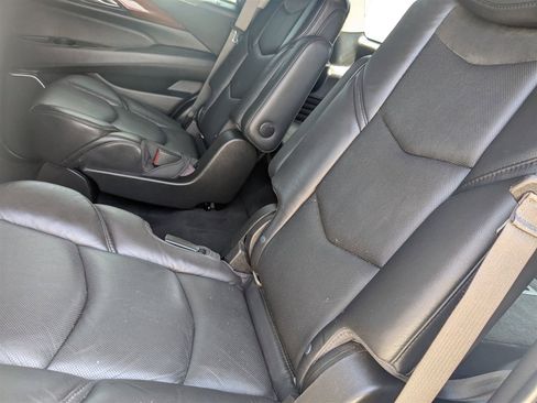 Used 2017 Cadillac Escalade Luxury image 31
