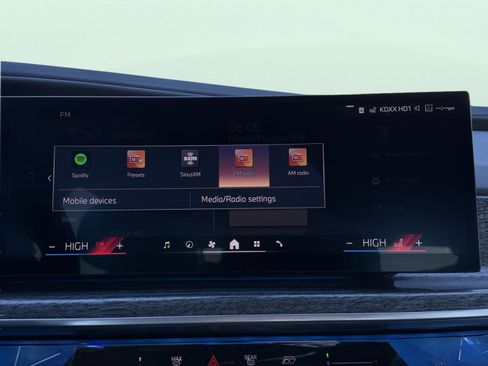 Used 2023 BMW 740i image 62