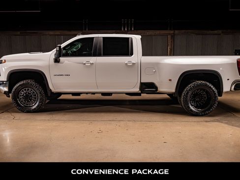 Used 2025 Chevrolet Silverado 3500 LT w/ Convenience Package image 6