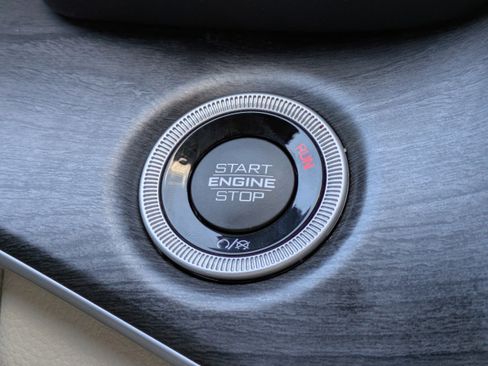 Used 2023 Jeep Grand Cherokee L Limited w/ Luxury Tech Group II image 29