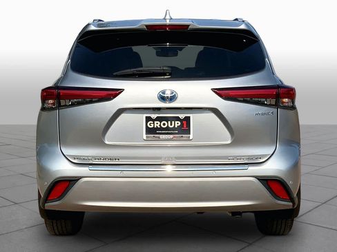 Used 2020 Toyota Highlander Platinum AWD/4WD image 11